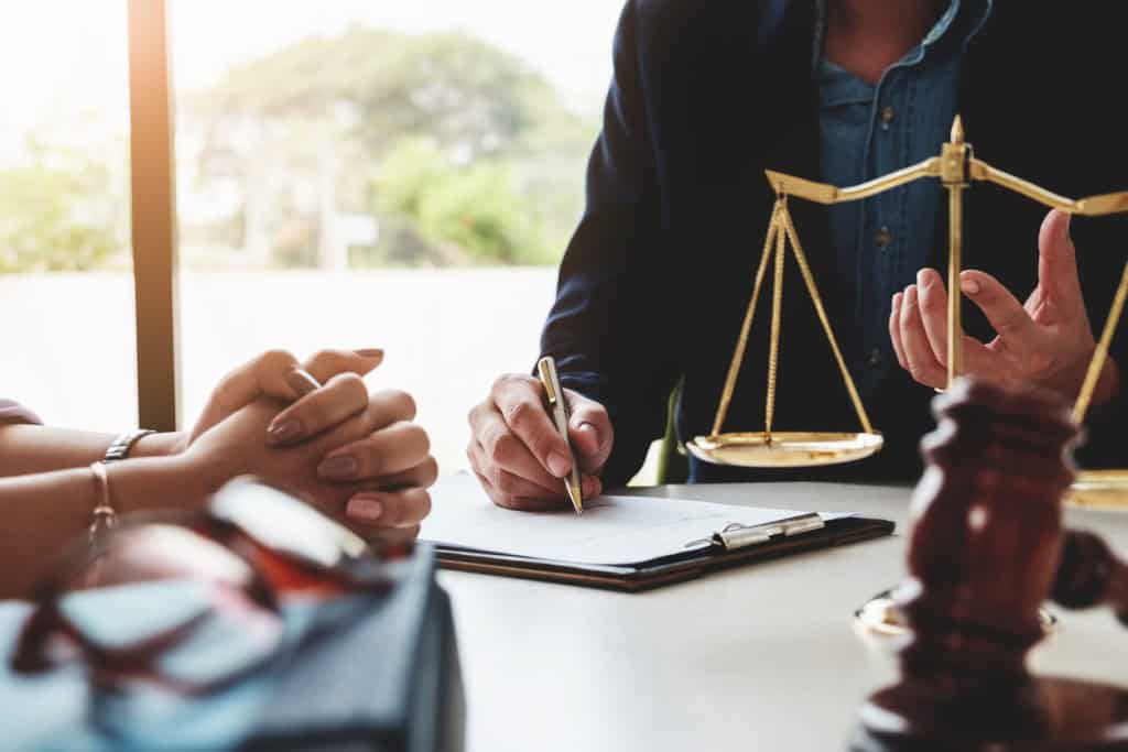 Court Applications vs. Mediation: A Less Stressful Path with EH Mediation Sandhurst